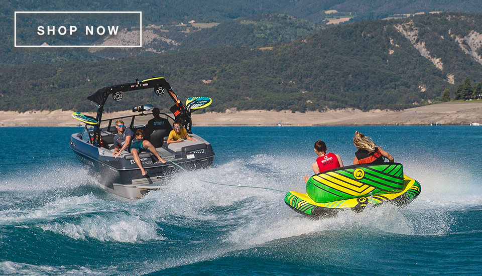 Motorboot zieht ein Tube, Towable, aufblasbares Funtube mit 2 Personen